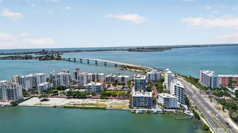 2 bedroom Condominium at 1233 N Gulfstream Avenue #401, Marina Tower, Sarasota — photo 3