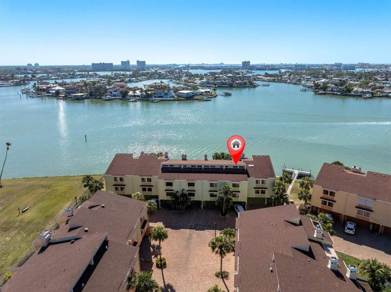 2 bedroom Townhouse at 553 Haven Point Drive, Village Of Paradise Island, Treasure Island — photo 3