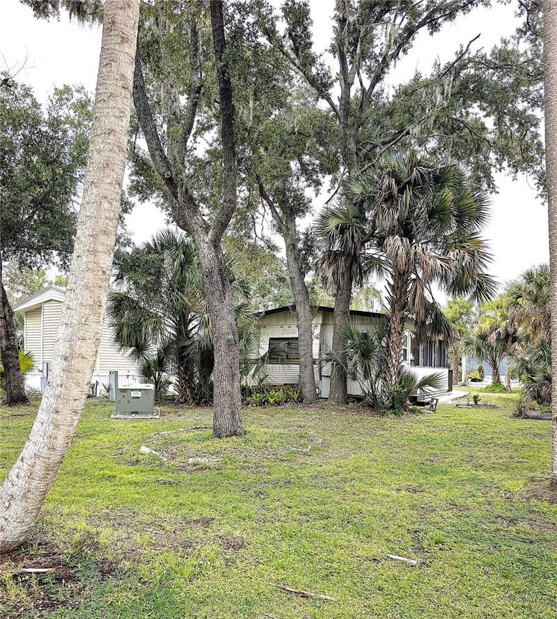1 bedroom Manufactured Home at 3300 26th Avenue #147, Sugar Creek Resort Co-Op, Bradenton — photo 4