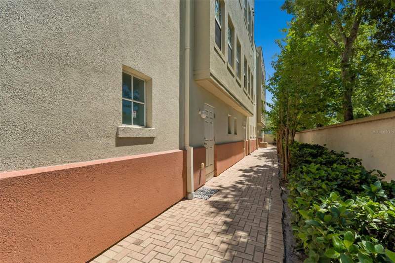 2 bedroom Townhouse at 650 Siren Wind Lane, Harold Court Twnhms, Clearwater — photo 5