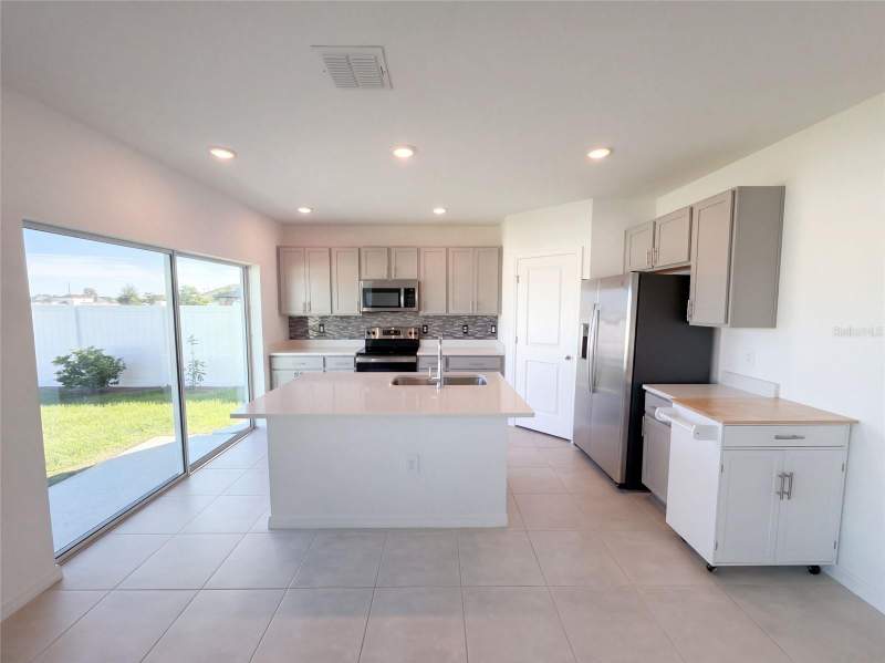 3 bedroom Single Family Residence at 124 Citrine Loop, Stepping Stone Pod A Ph 2, Kissimmee — photo 2