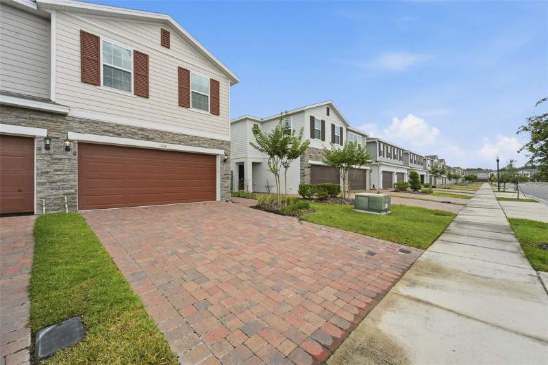 4 bedroom Townhouse at 1255 Wispy Cypress Drive, Cypress Hammock Ph 1, Kissimmee — photo 3