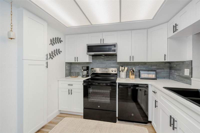 1 bedroom Condominium at 2614 Cove Cay Drive #102, Cove Cay 26-14 Village I, Clearwater — photo 3