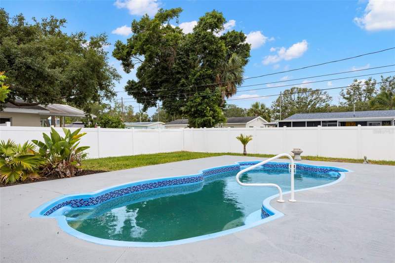 3 bedroom Single Family Residence at 4430 Carson Street, Shore Acres Butterfly Lake Rep, St Petersburg — photo 2
