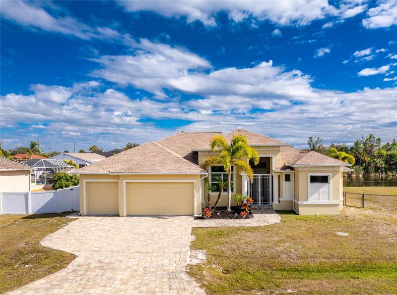 3 bedroom Single Family Residence at 9386 Arrid Circle, Port Charlotte Sec 081, Port Charlotte — photo 2