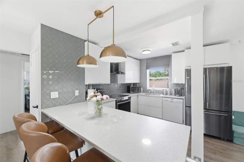 3 bedroom Single Family Residence at 2150 76th Street, Jungle Country Club 4th Add, St Petersburg — photo 5