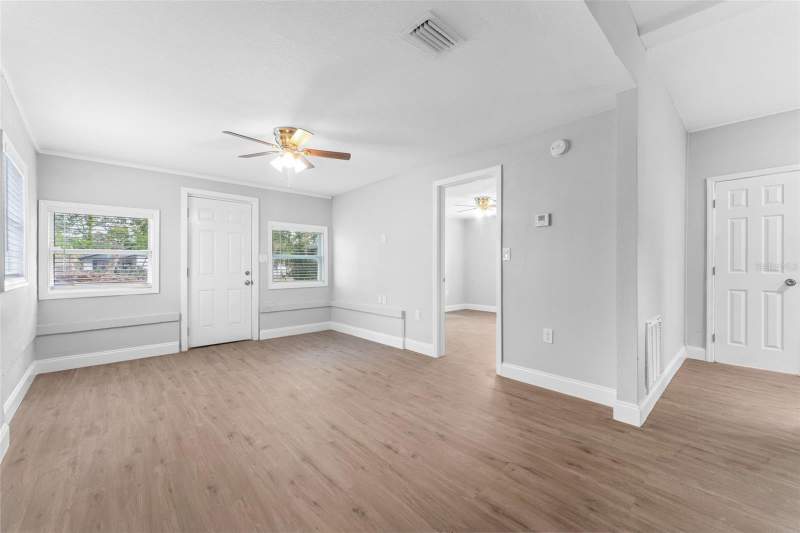 3 bedroom Single Family Residence at 1927 13th Street, Spears Sub C E, St Petersburg — photo 3