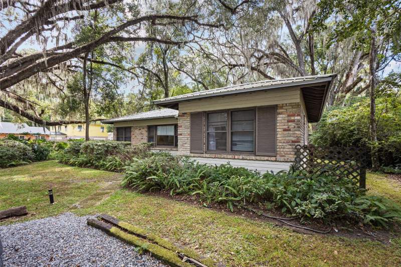 2 bedroom Single Family Residence at 2703 NW 2nd Avenue, Hibiscus Park, Gainesville — photo 4