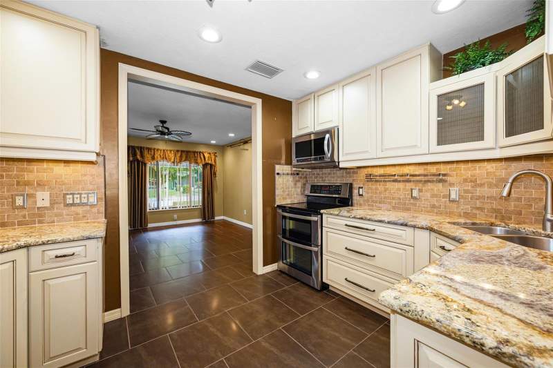 2 bedroom Single Family Residence at 6701 Orchard Drive, Meadow Lawn 2nd Add, St Petersburg — photo 3