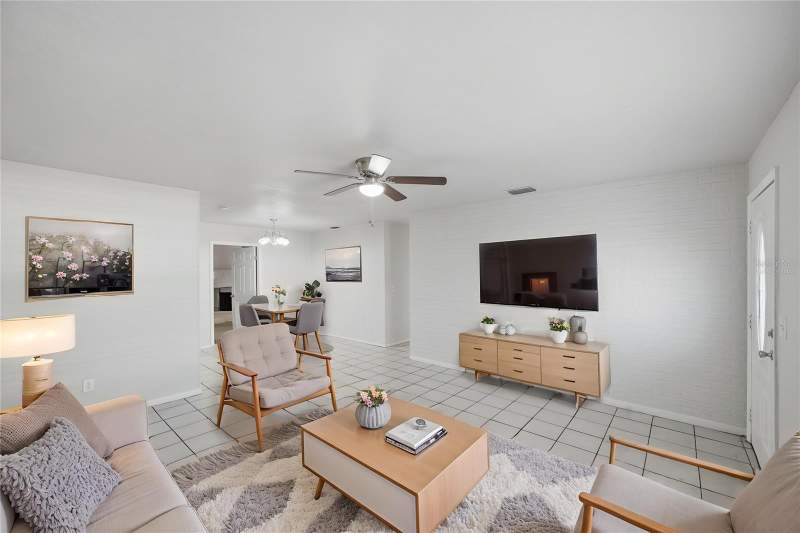 4 bedroom Single Family Residence at 7102 Dellwood Drive, Clair Mel City, Tampa — photo 3