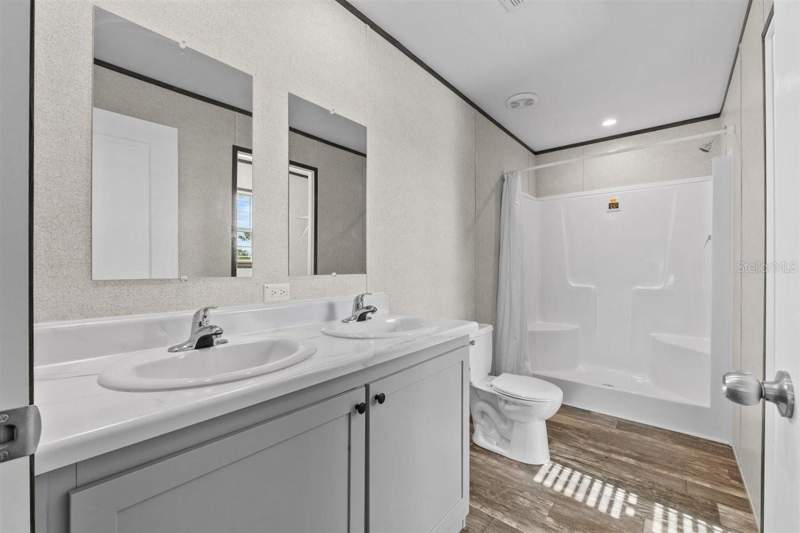 4 bedroom Manufactured Home at 8457 N Carousel Terrace, Holiday Heights Unit 02, Crystal River — photo 4