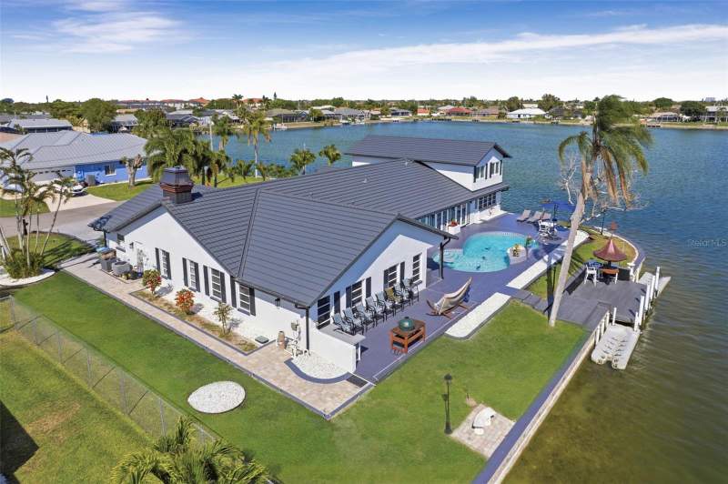 6 bedroom Single Family Residence at 29 SE 10TH AVENUE, CAPE CORAL, CAPE CORAL — photo 5