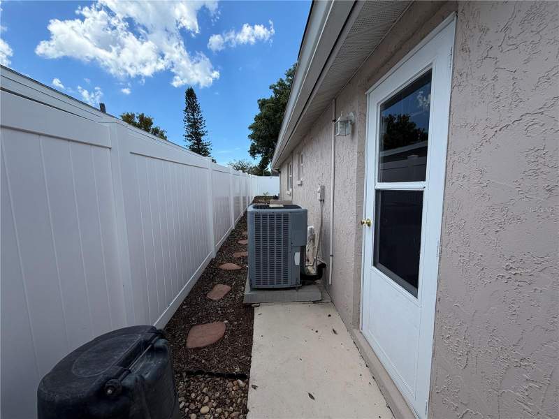 3 bedroom Single Family Residence at 9135 Greenbriar Lane, Regency Park, Port Richey — photo 4