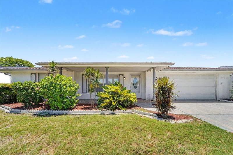3 bedroom Single Family Residence at 7006 Maplehurst Drive, Embassy Hills, Port Richey — photo 2