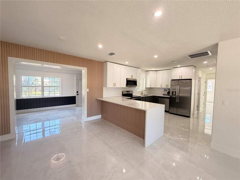 3 bedroom Single Family Residence at 2405 21st Ave W, Paradise Gardens, Bradenton — photo 2