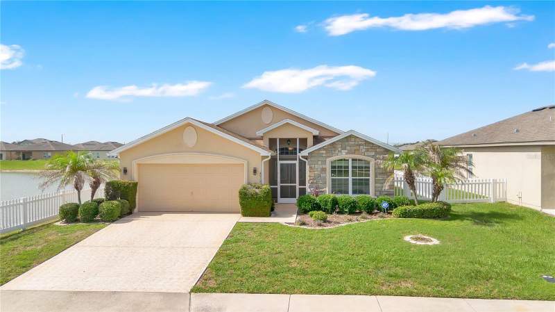 3 bedroom Single Family Residence at 4919 ST JAMES DRIVE, ST JAMES CROSSING, WINTER HAVEN — photo 1