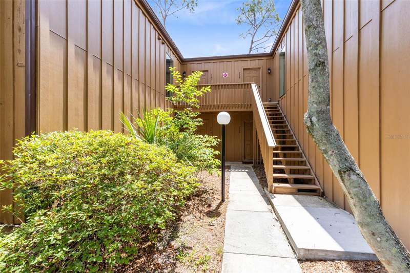 2 bedroom Condominium at 267 Crown Oaks Way #267, Crown Oaks 1st Add, Longwood — photo 2