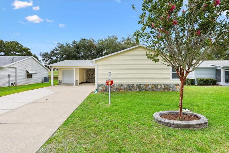 723 HEATHROW AVENUE home for sale in Lady Lake Orange Blossom Gardens