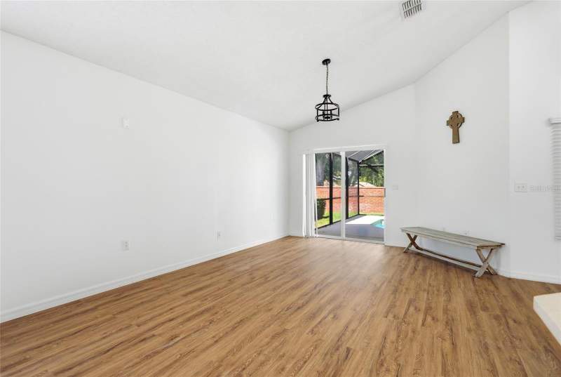 4 bedroom Single Family Residence at 1500 Casterton Circle, Westridge, Davenport — photo 5