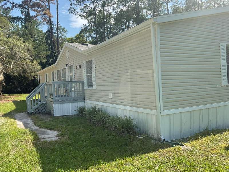 2 bedroom Manufactured Home at 4398 NE 130th Court, Lake Charles Campsites, Silver Springs — photo 3