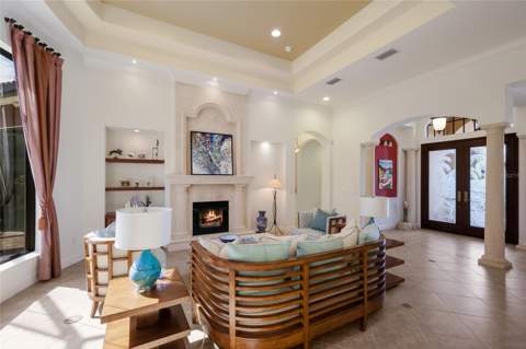 7107 Keswick Lane, Lakewood Ranch FL - photo 10 of 79