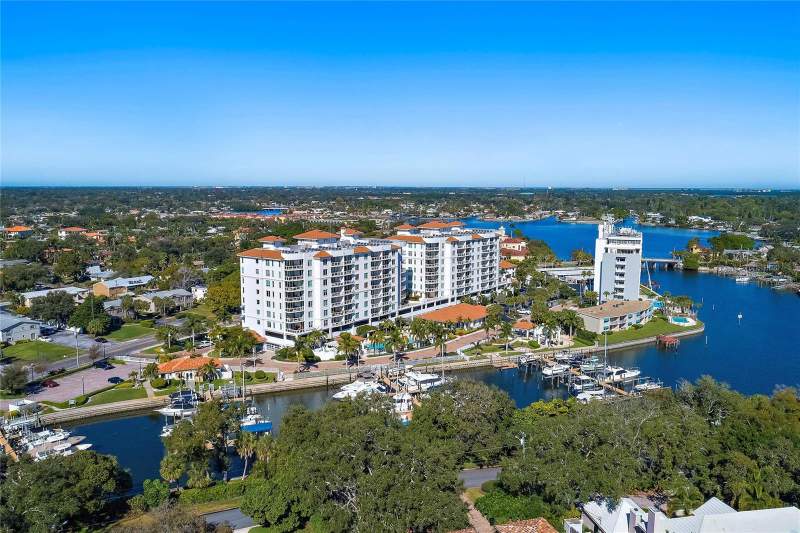 Water Club Snell Isle Condo