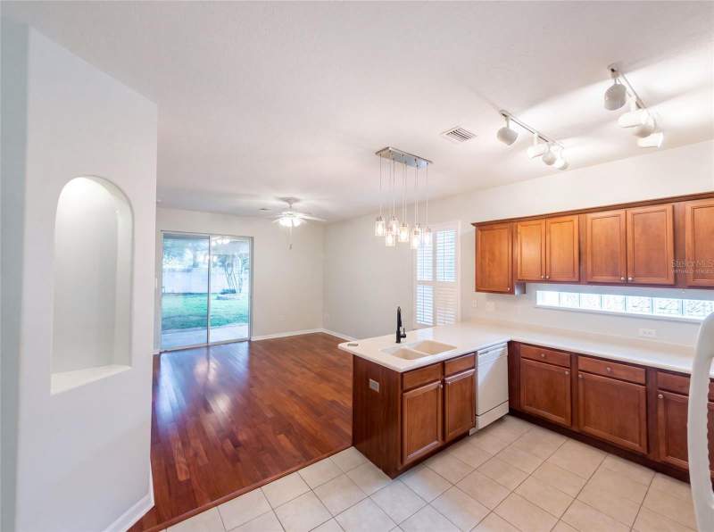 3 bedroom Single Family Residence at 33450 Irongate Drive, Stonegate At Silver Lake Sub, Leesburg — photo 2