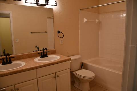 5062 NW 44th Lane #107, Gainesville FL - photo 15 of 18