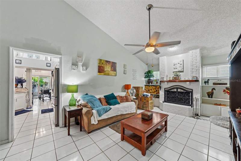 3 bedroom Single Family Residence at 2250 Springwood Cir W, Spring Lake Of Clearwater, Clearwater — photo 5