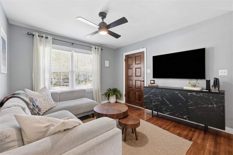 3 bedroom Single Family Residence at 1423 E Henry Avenue, Hampton Terrace, Tampa — photo 5