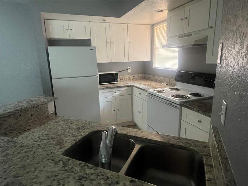 2 bedroom Condominium at 4548 Commander Drive #1412, Venetian Place, Orlando — photo 4