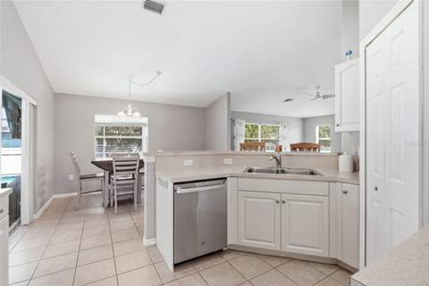 413 NW 17th Place, Cape Coral FL - photo 16 of 34