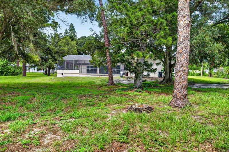 6 bedroom Single Family Residence at 6320 66th Avenue, Pinellas Farms, Pinellas Park — photo 3
