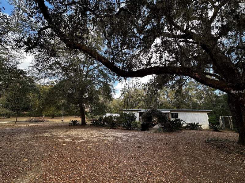 2 bedroom Mobile Home at 12212 NE 238th Terrace, Salt Springs, Salt Springs — photo 3