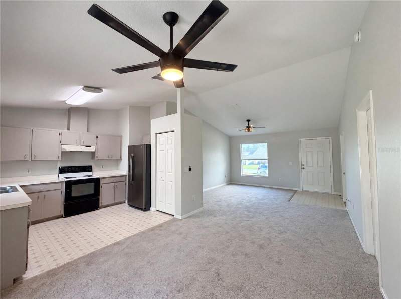 3 bedroom Single Family Residence at 17956 SW 25th Avenue Road, Marion Oaks 04, Ocala — photo 3