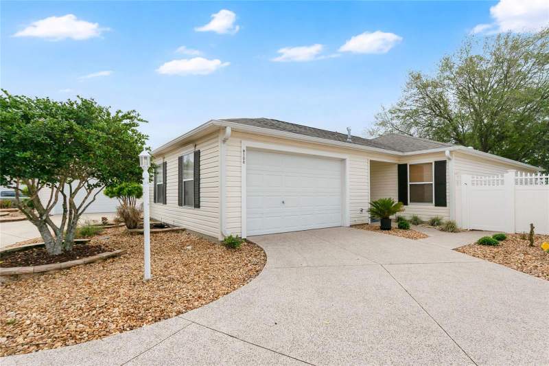 2 bedroom Villa at 9108 SE 177th Belmont Place, Courtyard Villas, The Villages — photo 2