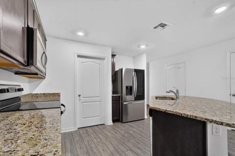 1556 Wynford Circle, Tavares FL - photo 18 of 45