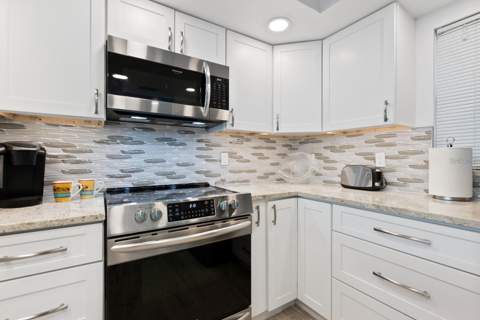 1250 N Portofino Drive #304, Sarasota FL - photo 17 of 45