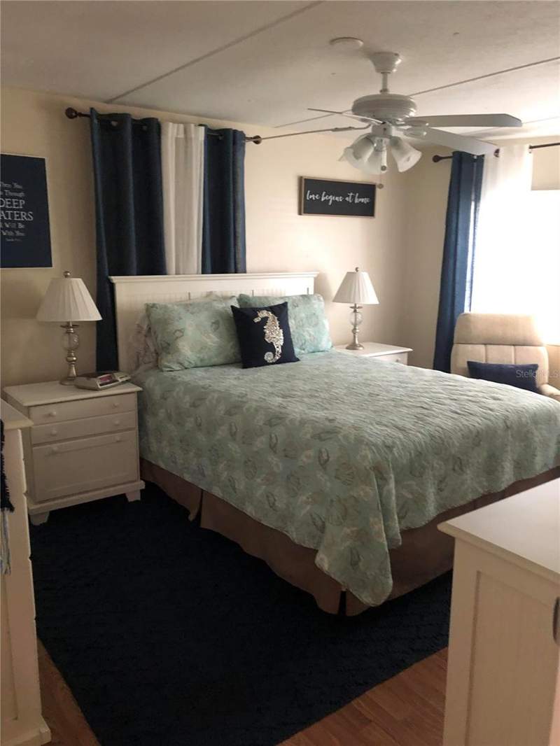 2 bedroom Mobile Home at 7545 First Circle Drive, High Point Mh Sub, Brooksville — photo 4