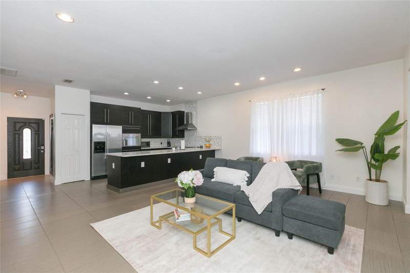 4 bedroom Single Family Residence at 6426 31st Street, Hanna Park, St Petersburg — photo 5