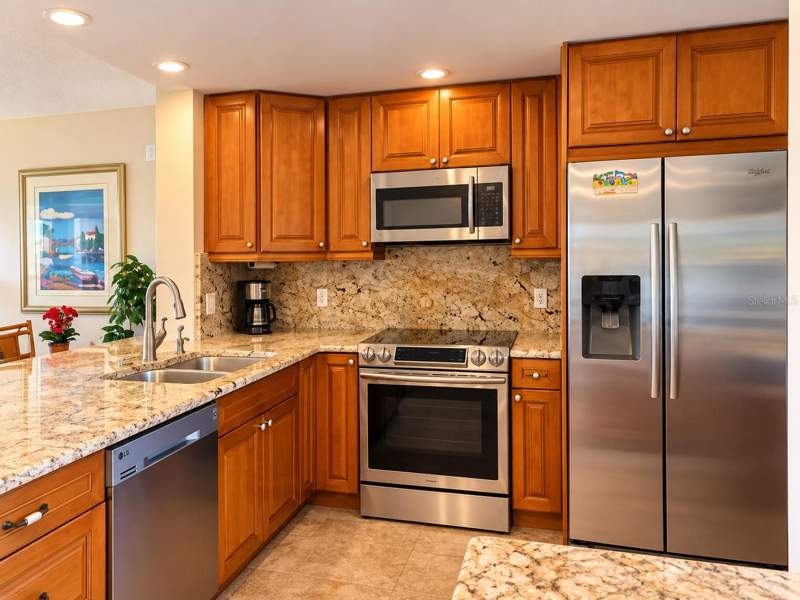 1 bedroom Condominium at 2620 Cove Cay Drive #306, Cove Cay 26-20 Village II, Clearwater — photo 4