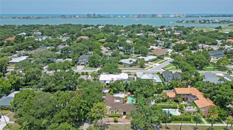 5 bedroom Single Family Residence at 1330 INDIAN ROCKS ROAD, BELLEAIR ESTATES, BELLEAIR — photo 5