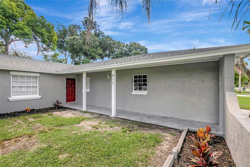 4 bedroom Single Family Residence at 917 WINCHESTER COURT, WOODBERY ESTATES, BRANDON — photo 3