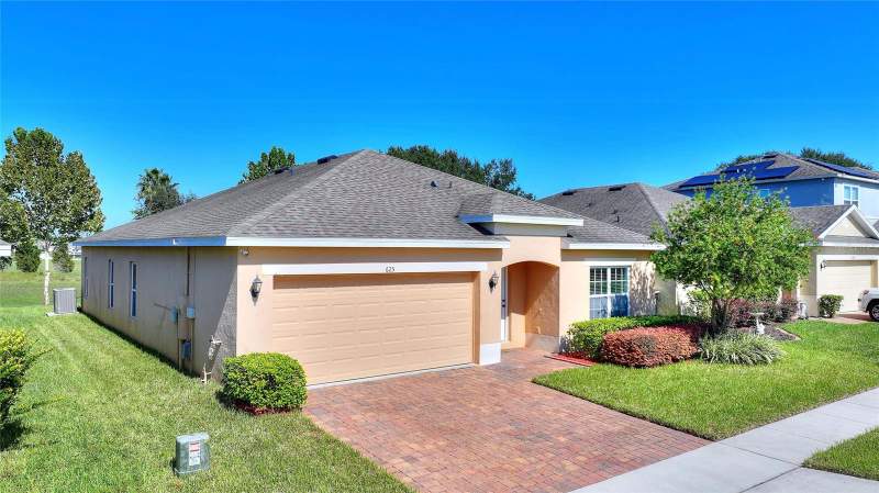 4 bedroom Single Family Residence at 625 Ogelthorpe Dr, Laurel Estates, Davenport — photo 2