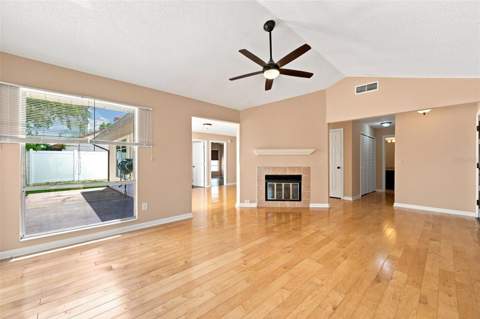 10836 Venice Circle, Tampa FL - photo 6 of 43