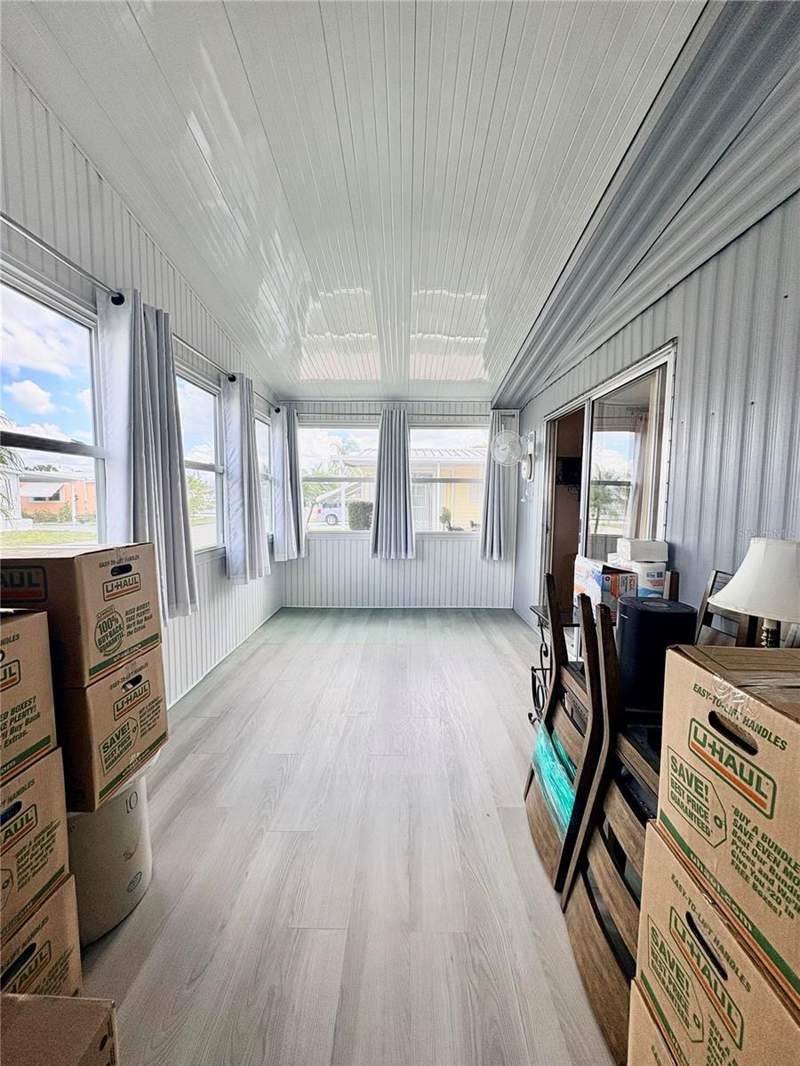 2 bedroom Manufactured Home at 2787 Breezewood Drive, Laurel Estates, North Fort Myers — photo 5