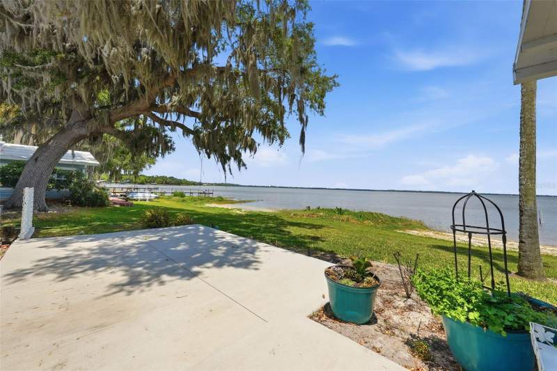 3 bedroom Manufactured Home at 119 LAKE SHORE CIRCLE, SANDPIPER CO-OP INC MHP LT 101, LEESBURG — photo 5