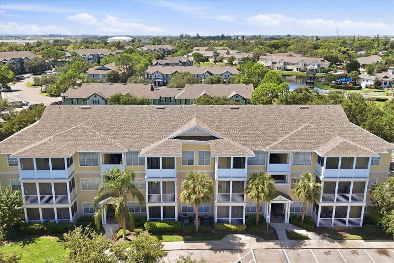 1 bedroom Condominium at 4802 51st St W #1304, The Palms Of Cortez, Bradenton — photo 2
