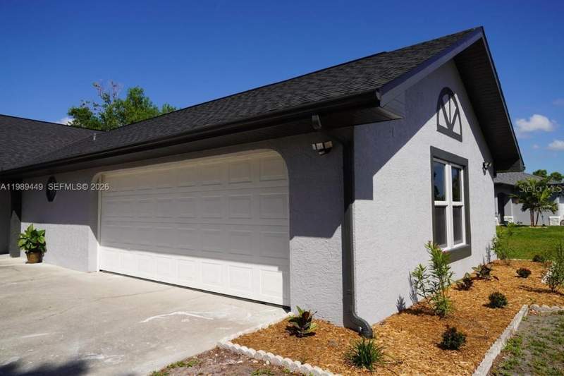 4 bedroom Single Family Residence at 563 Presque Isle Drive, Port Charlotte Sec 050, Port Charlotte — photo 3