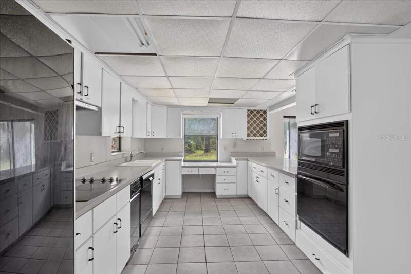 4 bedroom Single Family Residence at 7317 NW 218th Avenue, Alachua, Alachua — photo 5
